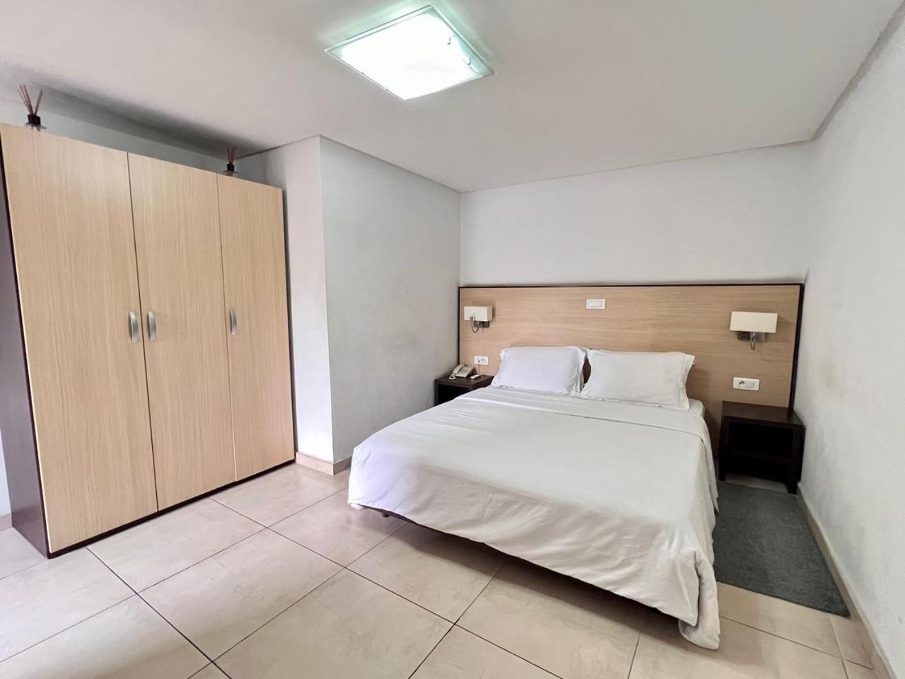 Residence Achenbach アビジャン エクステリア 写真